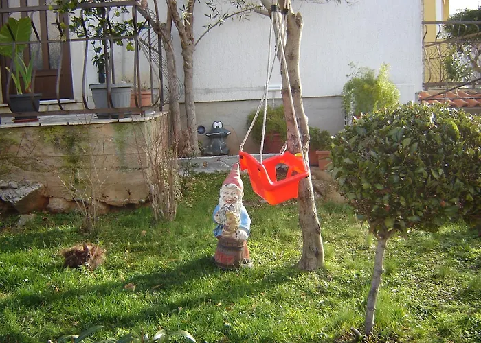 With A Parking Space - 22305 Πανσιόν 3*