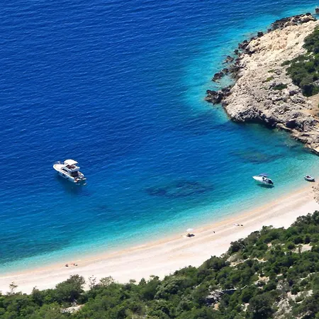 With A Parking Space - 22305 3* Cres