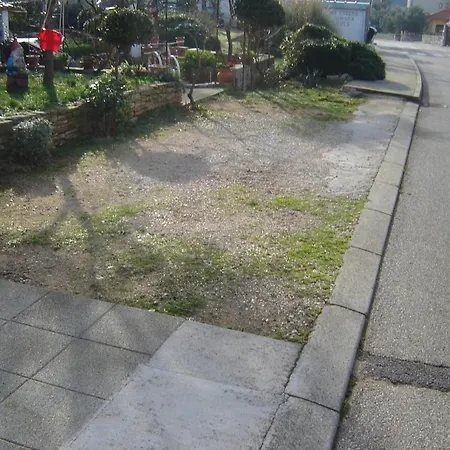 With A Parking Space - 22305 3* Cres