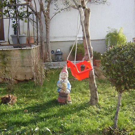 With A Parking Space - 22305 Gostinjska kuća 3*