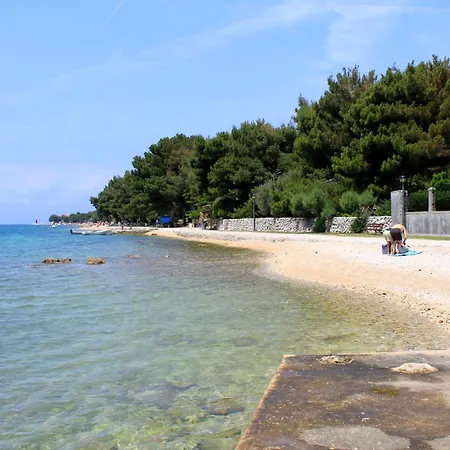 With A Parking Space - 22305 3*